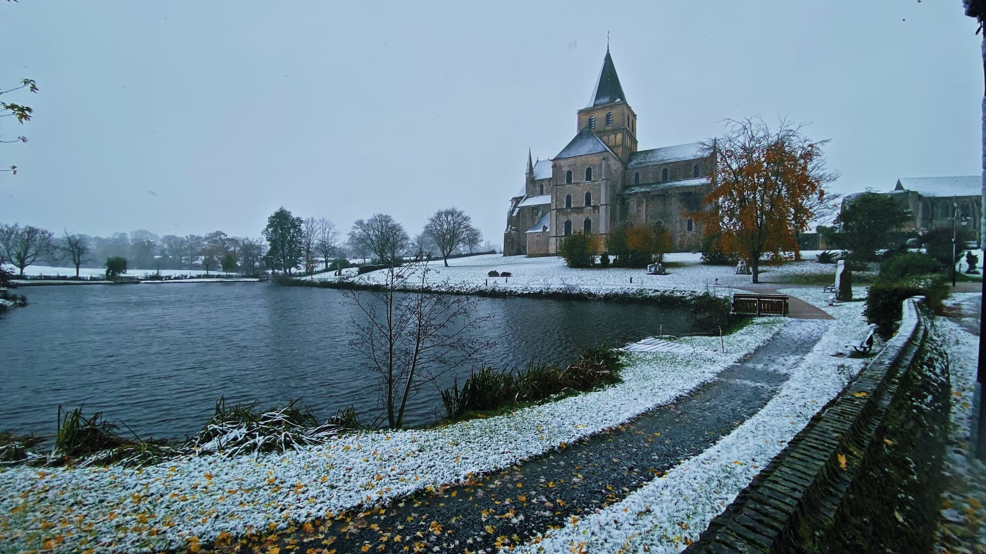 Abbaye de Cerisy-la-Forêt sous la neige